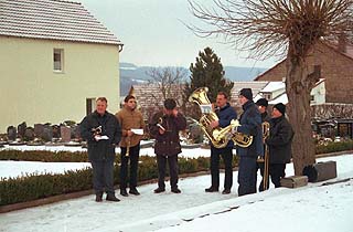  würdige Umrahmung durch Werrataler Musikanten 