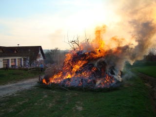 Osterfeuer in Mihla