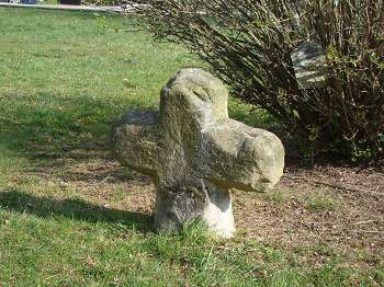 Flurdenkmal aus unserer Heimat: Die "Bonifatiussteine" von Bischofroda 