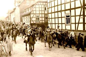 Unser historisches Foto: Kirmesbegeisterung 1957