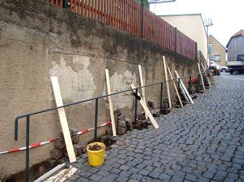 Letzte Bauarbeiten im Ort